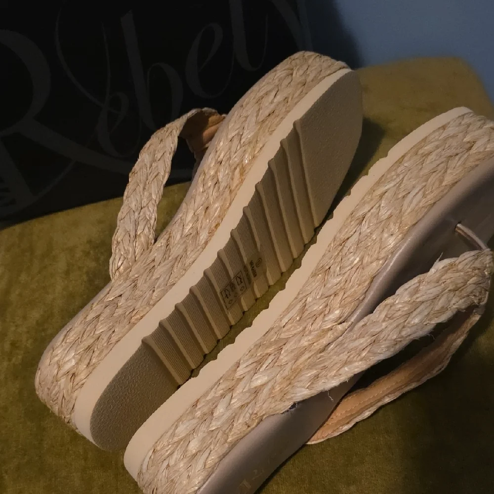 Modern Rebel Women's Tan Platform Sandals